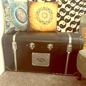 1920s trunk